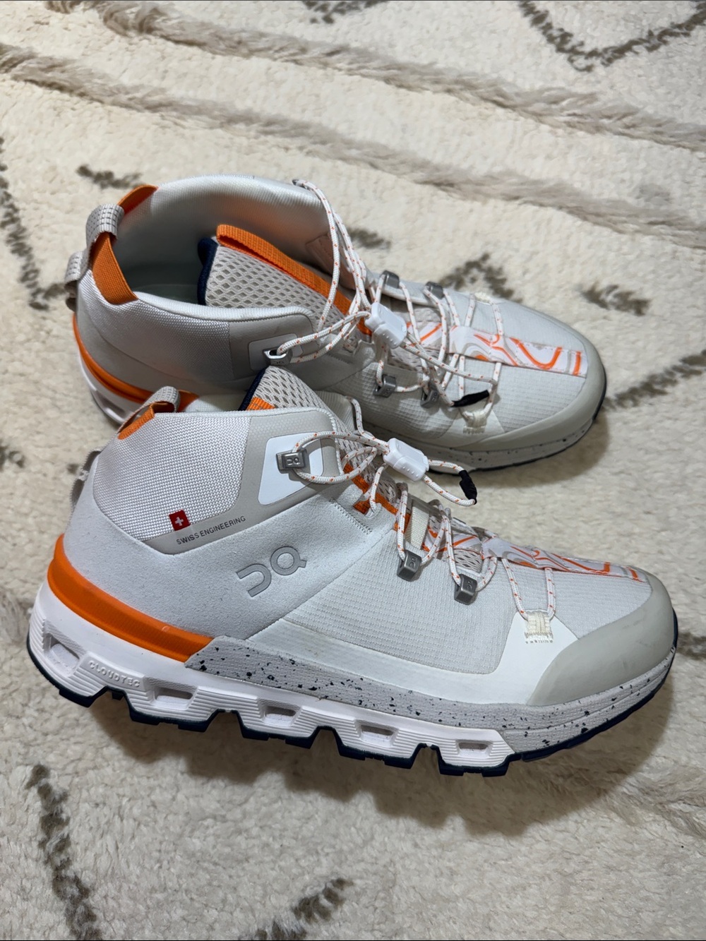On  Cloudtrax Sneakers